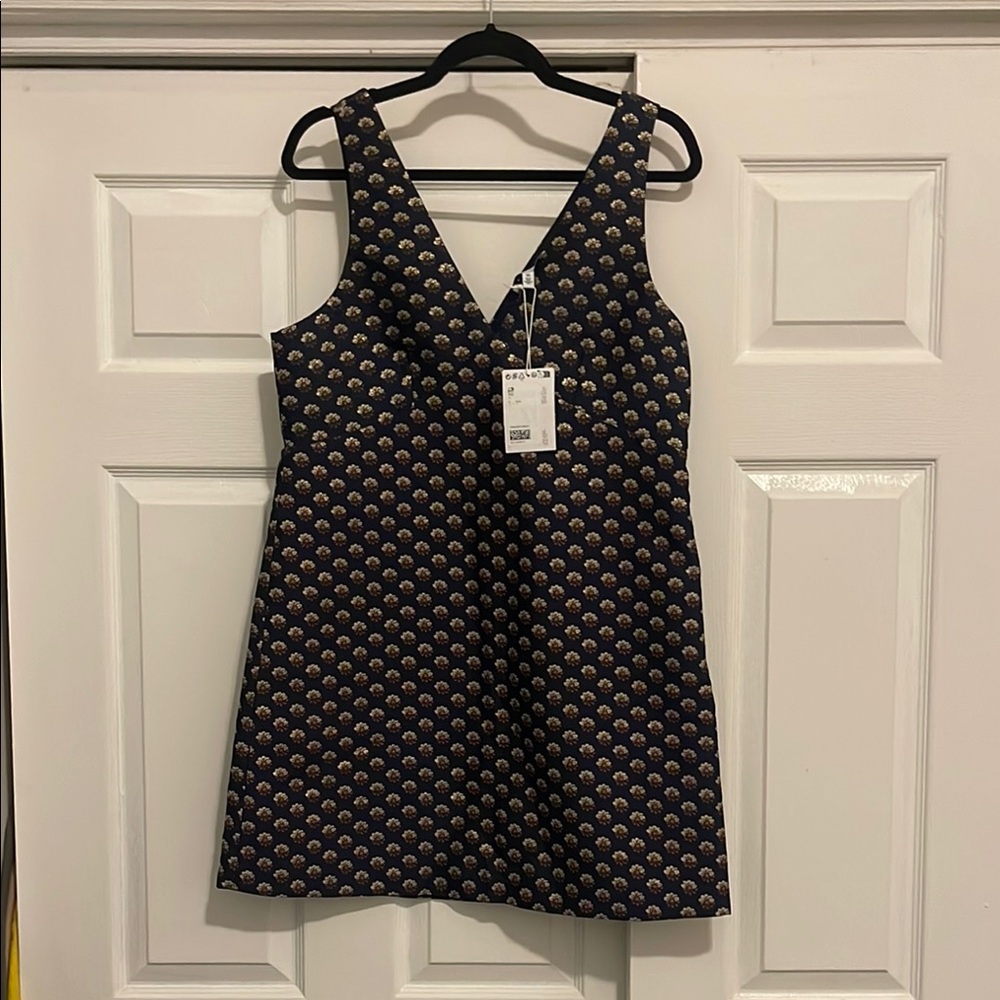 & Other Stories Black and White Sleeveless V-Neck Mini Dress